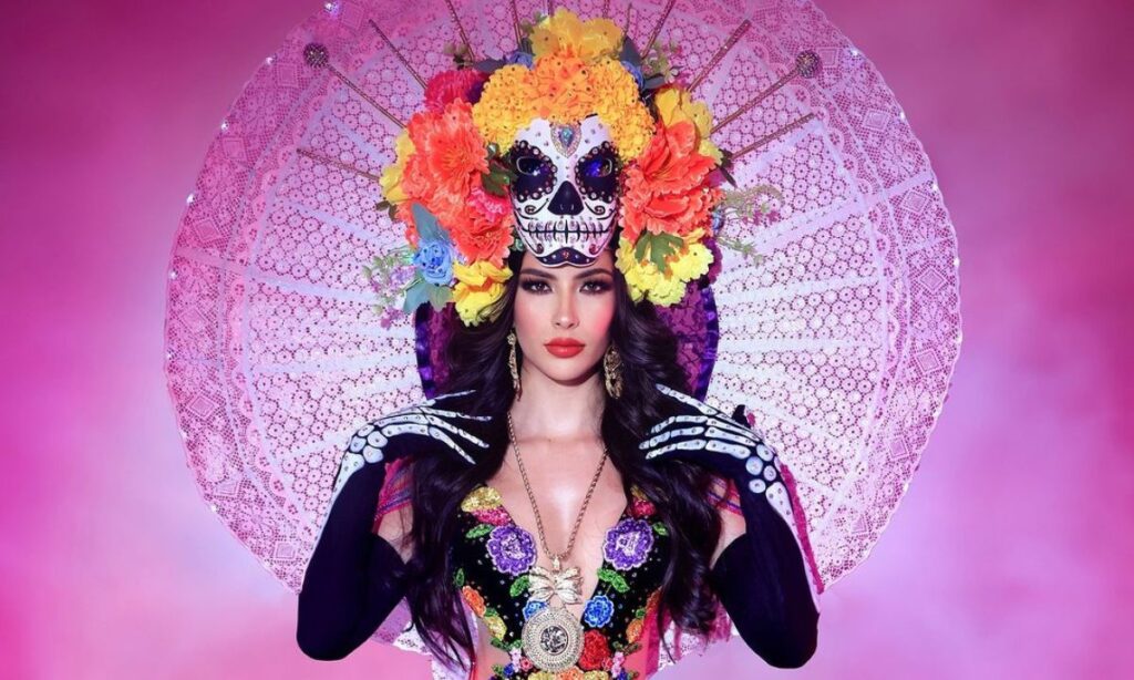 ¡De México para el mundo! Tania Estrada lució con un vestido tradicional en concurso