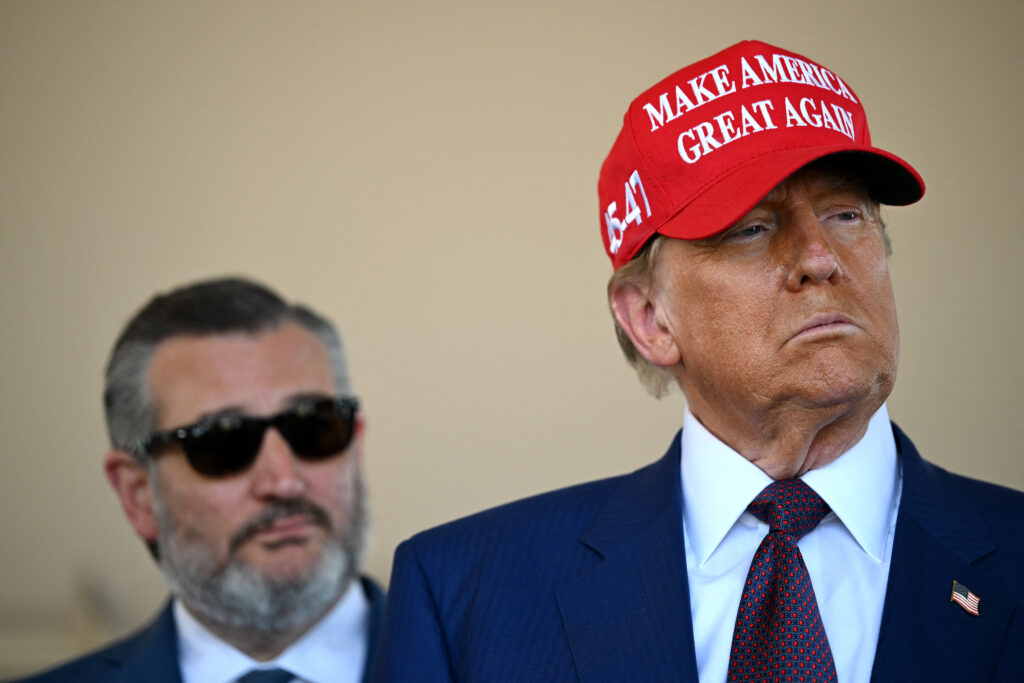Donald Trump amenaza con aranceles millonarios si BRICS reemplaza al dólar