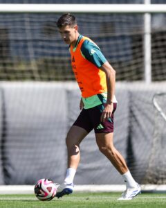 César Montes, rumbo a su partido 50 con la Selección, es una de las figuras clave en el duelo ante Honduras