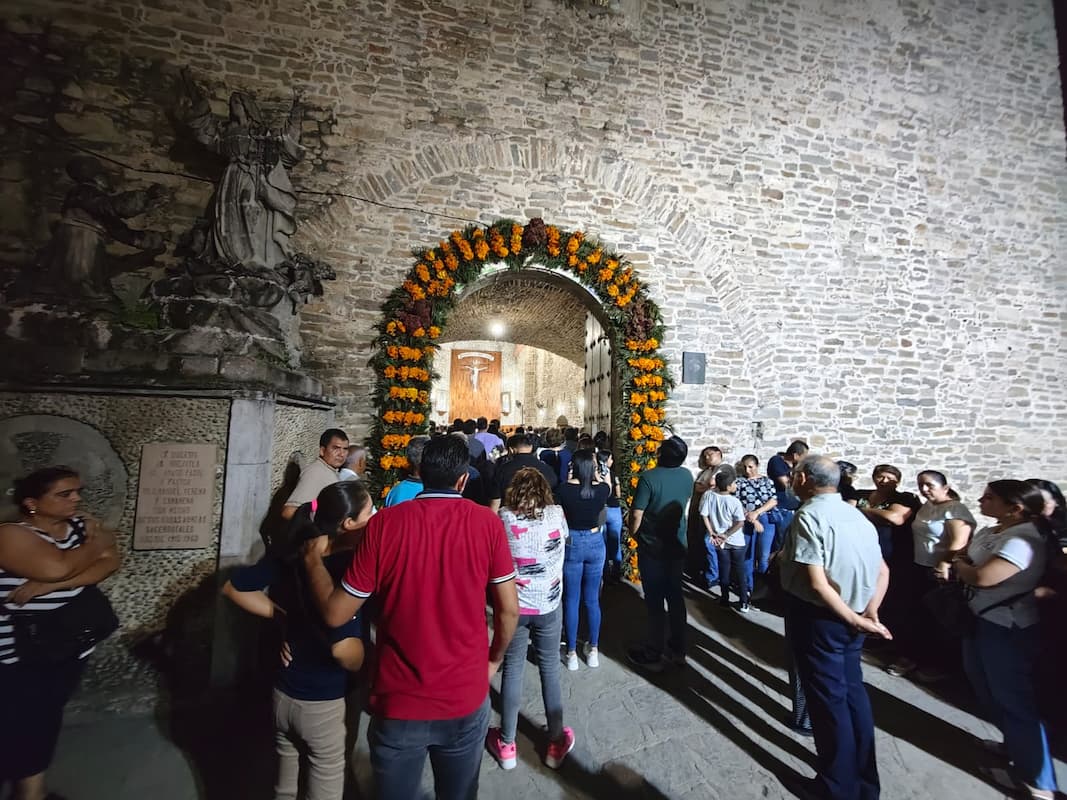 La comunidad educativa de la primaria Justo Sierra honra la memoria del profesor Valter Osvaldo