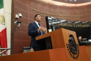 El presidente del INAI, Adrián Alcalá, hace un llamado para defender los avances democráticos ante las reformas que amenazan a este organismo