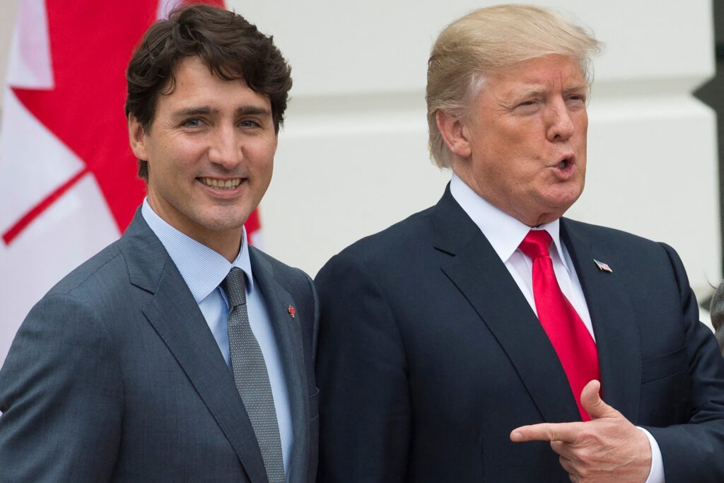 onald Trump insiste en imponer aranceles del 25 por ciento para presionar a México y Canadá