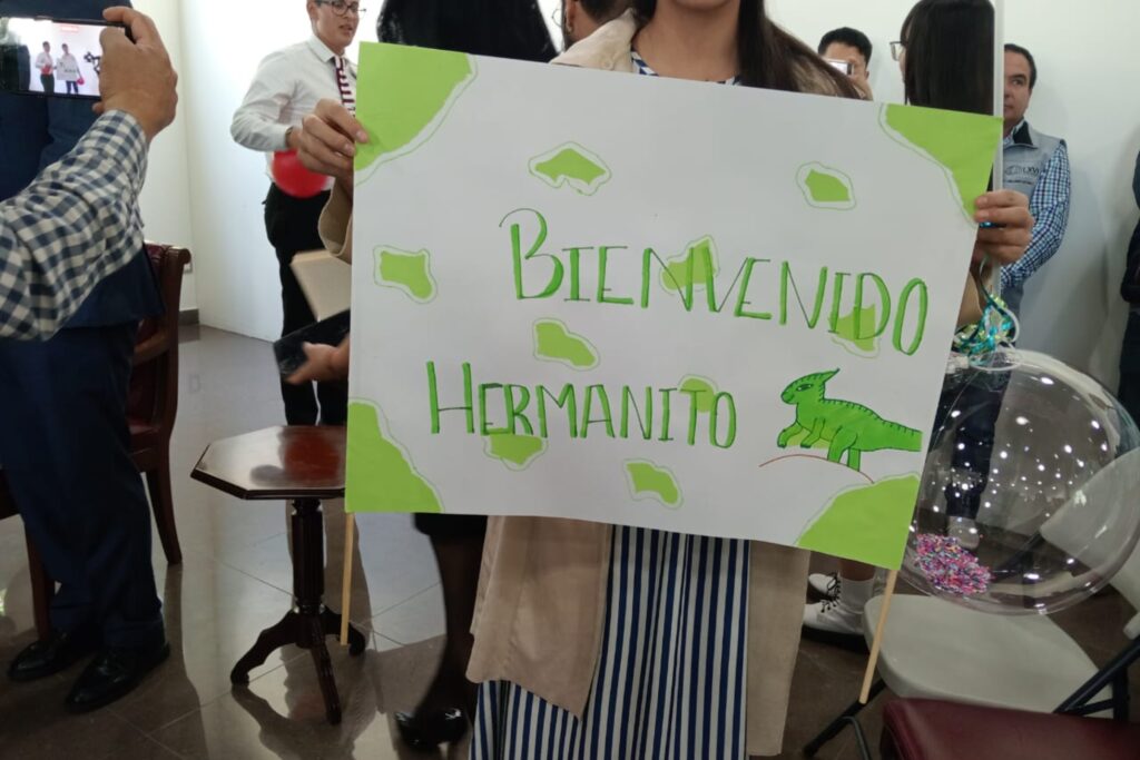 Con un emotivo protocolo de adopción, cinco menores fueron acogidos por nuevas familias