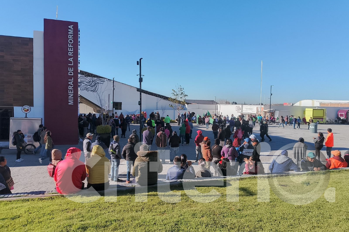 Manifestantes de la UNTA exigen atención en tierras de Mineral de la Reforma