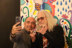 Joe Wyman, exbaterista de Scorpions, hizo vibrar a los amantes del rock en el aniversario de Frenchie’s