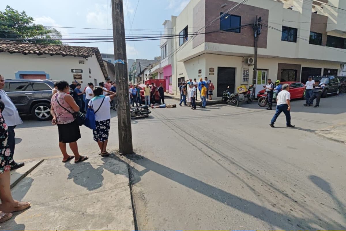 Un choque en sentido contrario deja a un motociclista herido y en estado crítico / Foto. Salomón Hernández