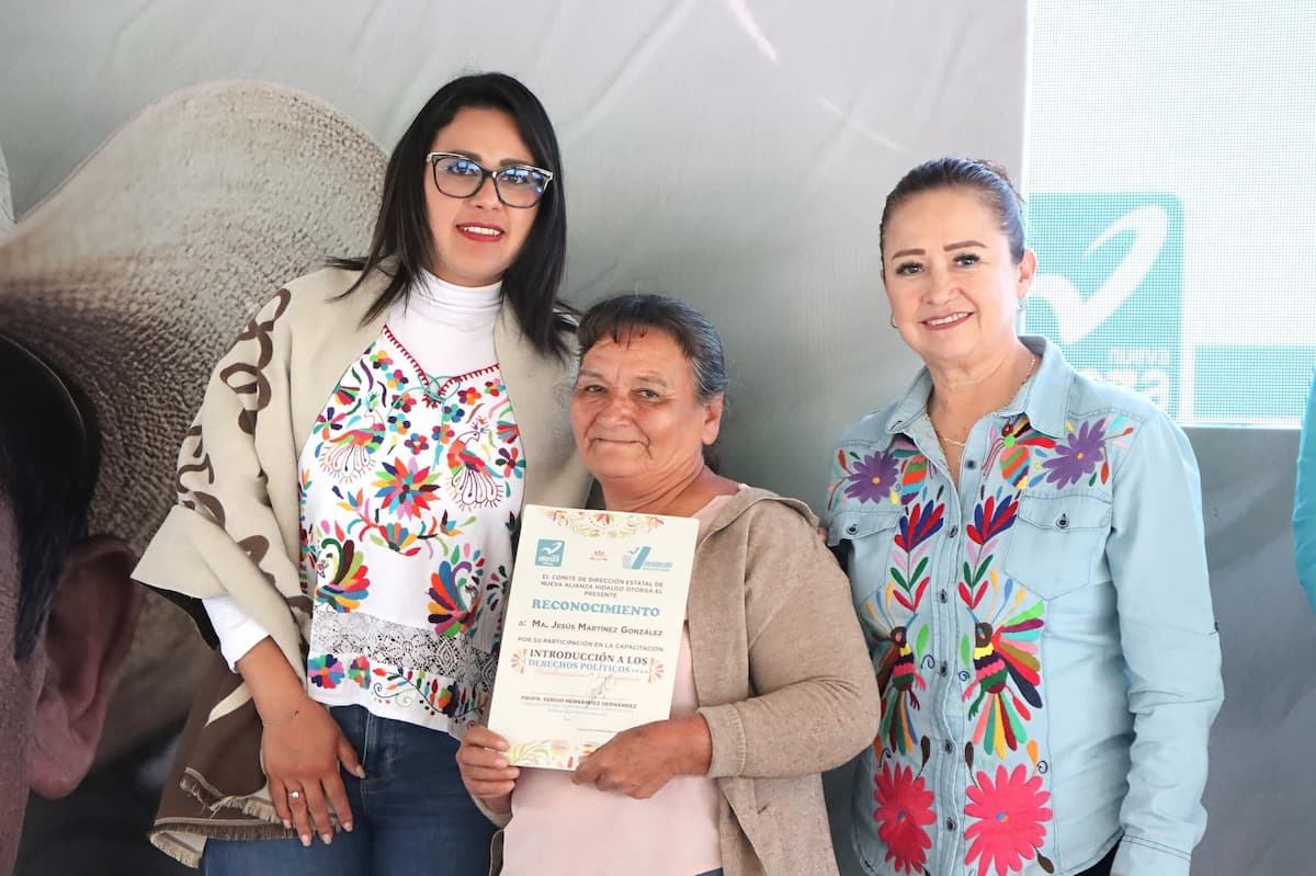 El taller, denominado *Introducción a los Derechos Políticos en la Población Indígena*, contó con la participación de ciudadanos de comunidades de los municipios anfitriones y sus alrededores
