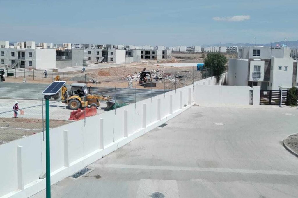 De acuerdo con los inconformes, la otrora cerrada Felipe Ángeles se convirtió en un libre paso peatonal y vehicular