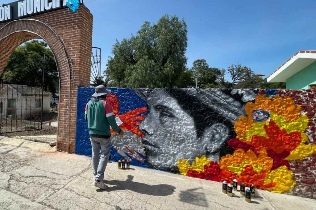 Tardaron cuatro días en realizar el mural, pues iniciaron el 28 de octubre y culminaron el día 31 del mismo mes