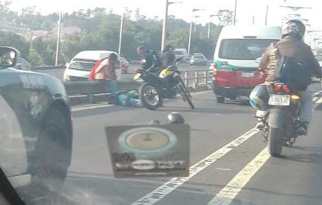 El exceso de velocidad y un choque dejan a motociclista gravemente herido en Ecatepec