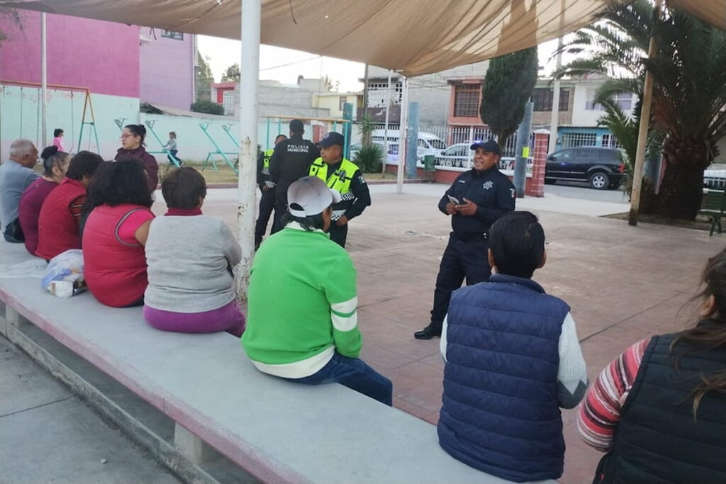 Elementos policiacos de Tizayuca sostienen pláticas con vecinos para atender el narcomenudeo