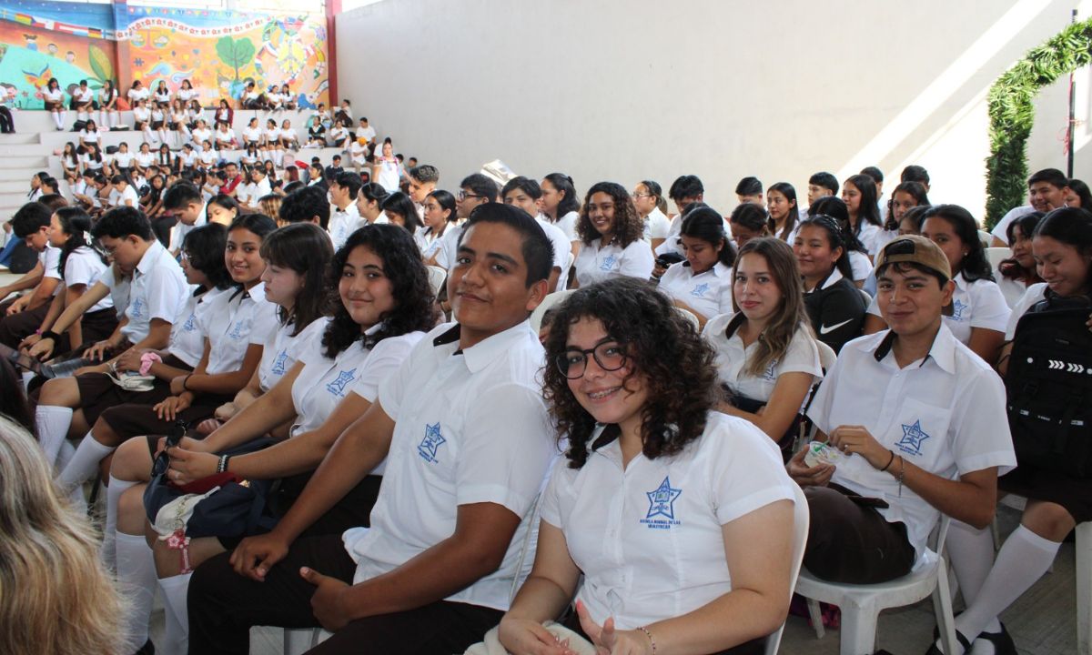 La actividad es un espacio de diálogo, colaboración y convivencia entre docentes y estudiantes normalistas de los diferentes contextos interculturales del país | Foto: Salomón Hernández