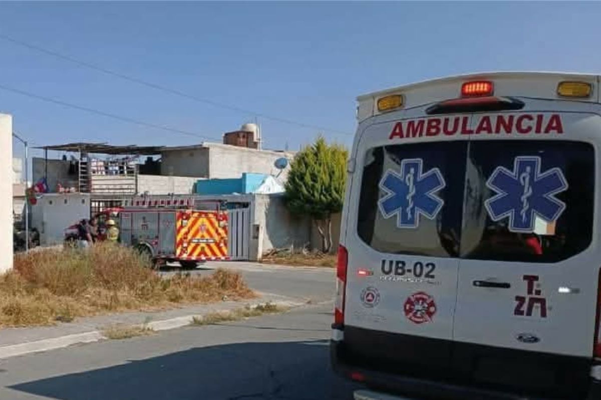 Protección Civil y Bomberos de Tizayuca atendieron el llamado de la conflagración que afectó a una vivienda