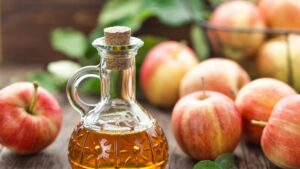 El vinagre de manzana puede equilibrar tu digestín tras los excesos