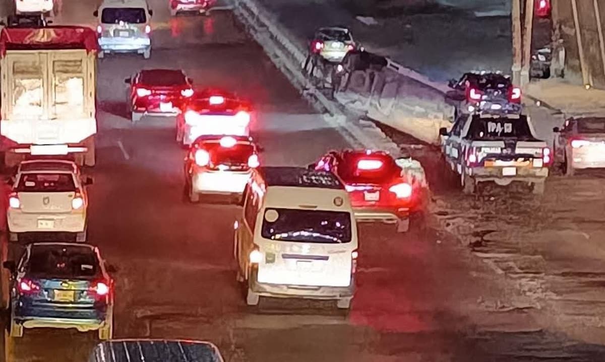 Alta congestión vehicular en la autopista México-Pachuca tras el percance