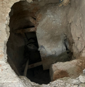 Descubren un sistema clandestino con un túnel de huachicol en Hidalgo.