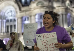 Familiares demandan respuestas tras abuso en guardería del IMSS contra una bebé.