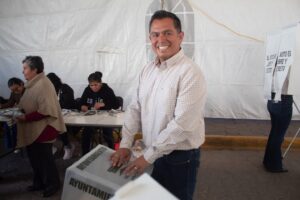 El abanderado de Morena y Nueva Alianza encabezó la votación el domingo pasado Foto: Especial