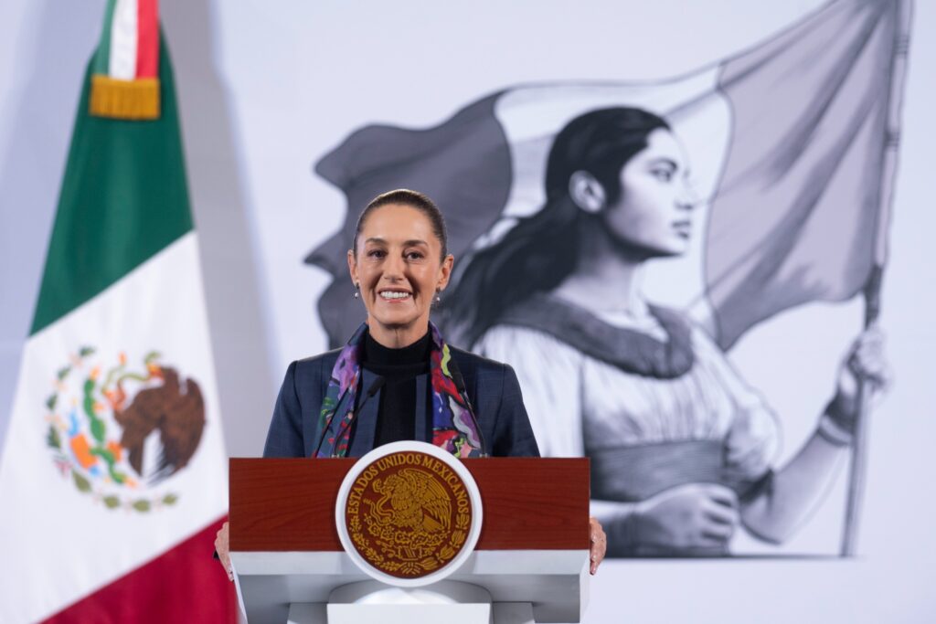 Claudia Sheinbaum y el gobierno de México trabajan en una estrategia para recibir a los migrantes deportados
