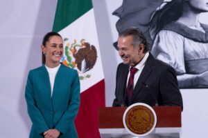 El director del Infonavit, Octavio Romero Oropeza, denuncia actos de corrupción como argumento para impulsar cambios en la ley.