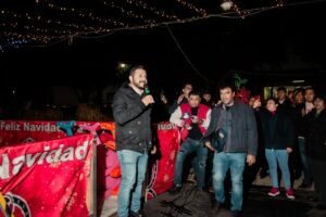 Esta pista de hielo no es solo un espacio recreativo, es un símbolo de unidad y esperanza 