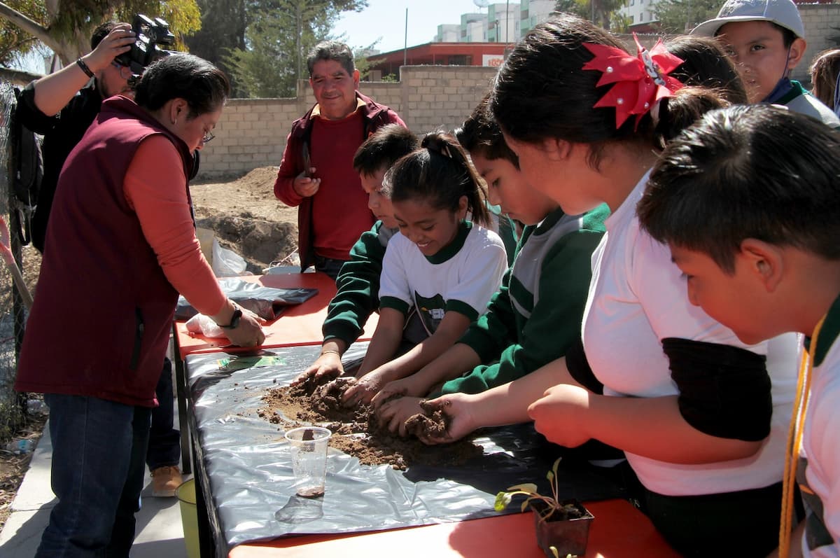 El secretario de Educación Pública de Hidalgo, Natividad Castrejón Valdez, destacó que la iniciativa incluye acciones como la creación de huertos escolares