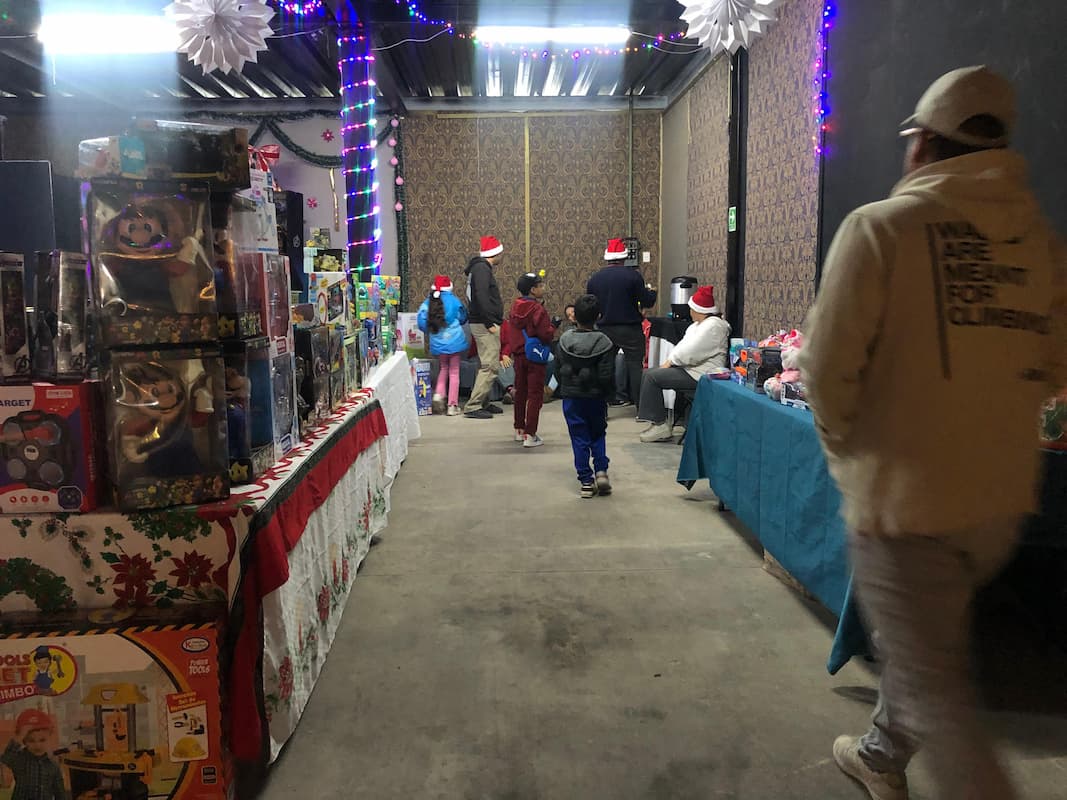 El Tianguis Navideño reúne a 50 expositores con artesanías y productos de temporada en Hidalgo