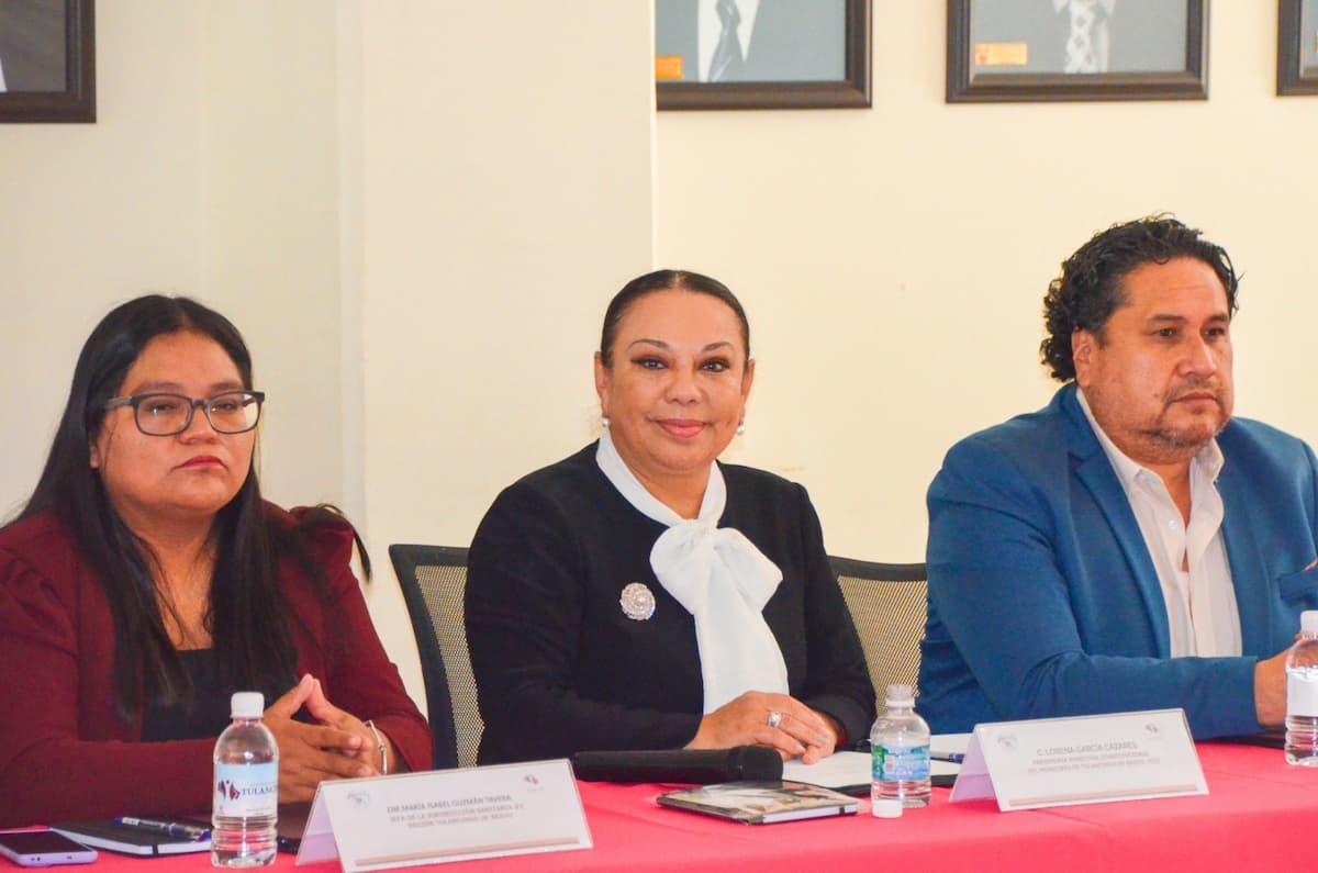 La alcaldesa Lorena García Cázares tomó protesta a los integrantes de ambas iniciativas