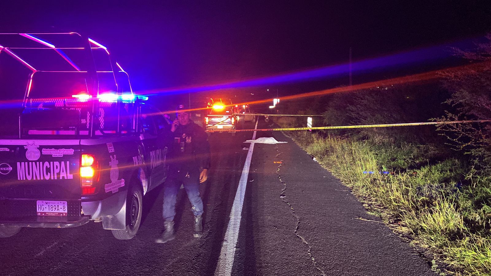 Personal de la PGJEH investiga el accidente vial ocurrido en Atotonilco el Grande