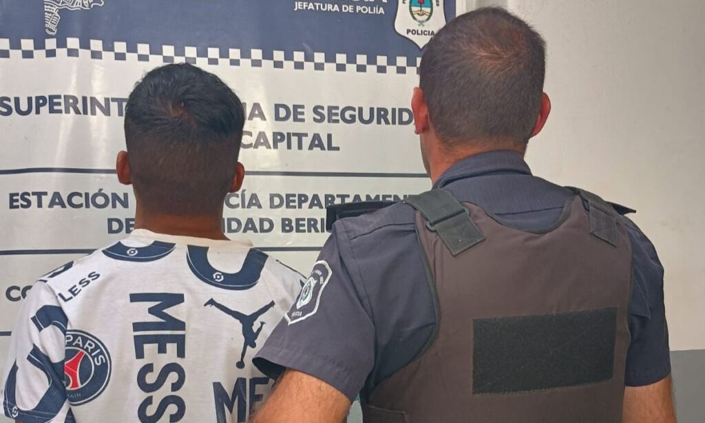 Escapó de la cárcel y decidió esconderse con su madre, pero ella lo 