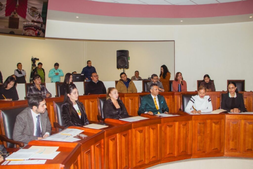 La iniciativa sumó 14 votos a favor, siete en contra y una abstención