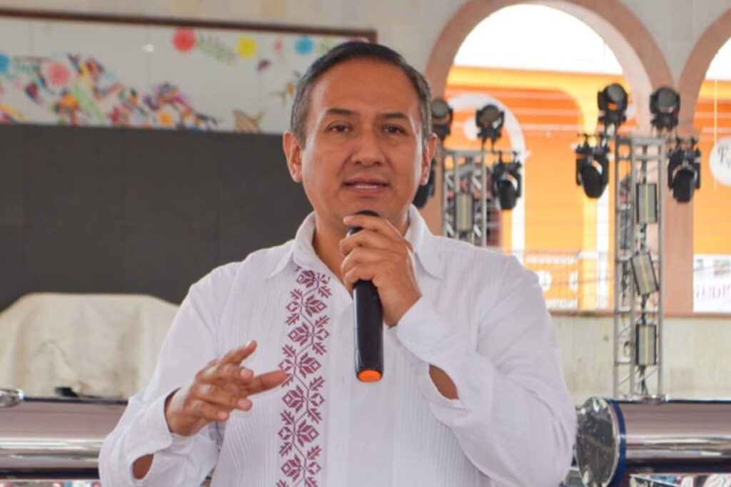  Se busca garantizar el acceso pleno de las comunidades indígenas a servicios fundamentales, respetando su lengua y cultura, dijo Prisco Gutiérrez