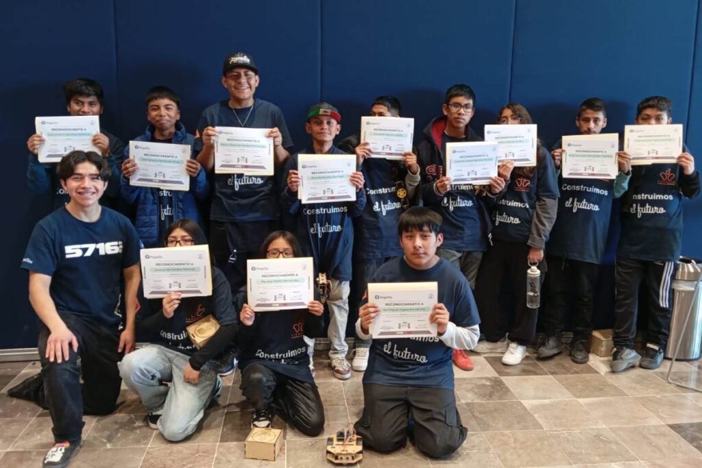 Fueron invitados a participar en el concurso de robótica de este año 12 estudiantes de la fundación La Fuente del Renacer, a través del patrocinio Iniciativa Goca