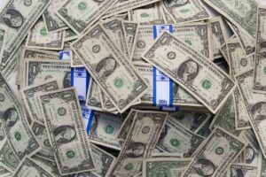 La campaña de Donald Trump podría influir en el tipo de cambio del dólar