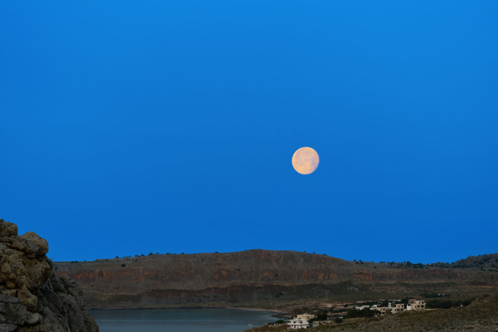 ¿Quieres ver la Luna Fría? Esta es la hora exacta en la que se podrá observar en México