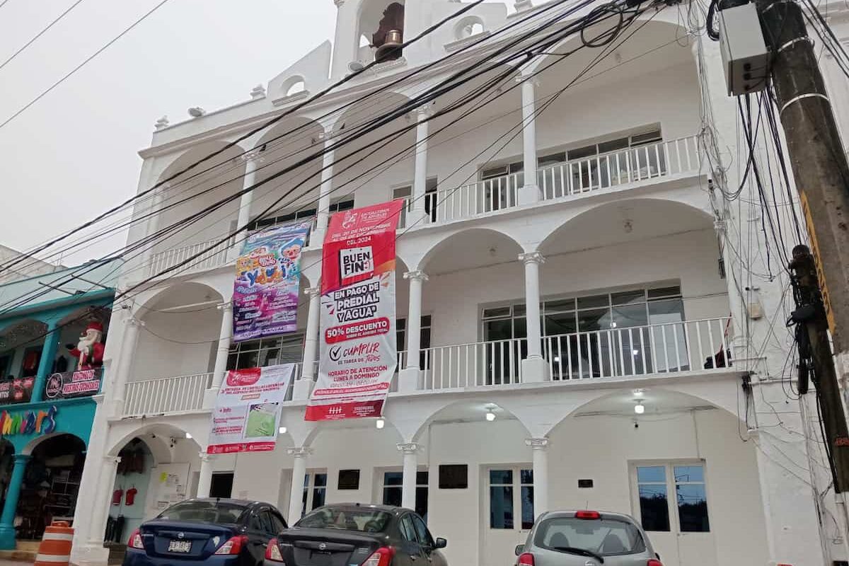 Cabildo de Zacualtipán anuncia la reincorporación del alcalde, pero este no se presentó