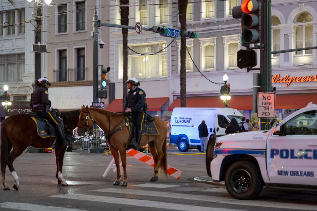 Noche negra en Nueva Orleans: Camioneta embiste a varias personas que celebraban el Año Nuevo