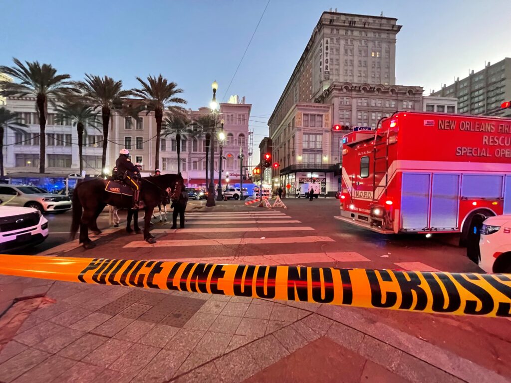 Noche negra en Nueva Orleans: Camioneta embiste a varias personas que celebraban el Año Nuevo