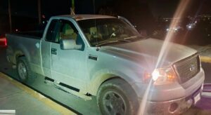 Camioneta asegurada por las autoridades durante el operativo en Pachuca, Hidalgo