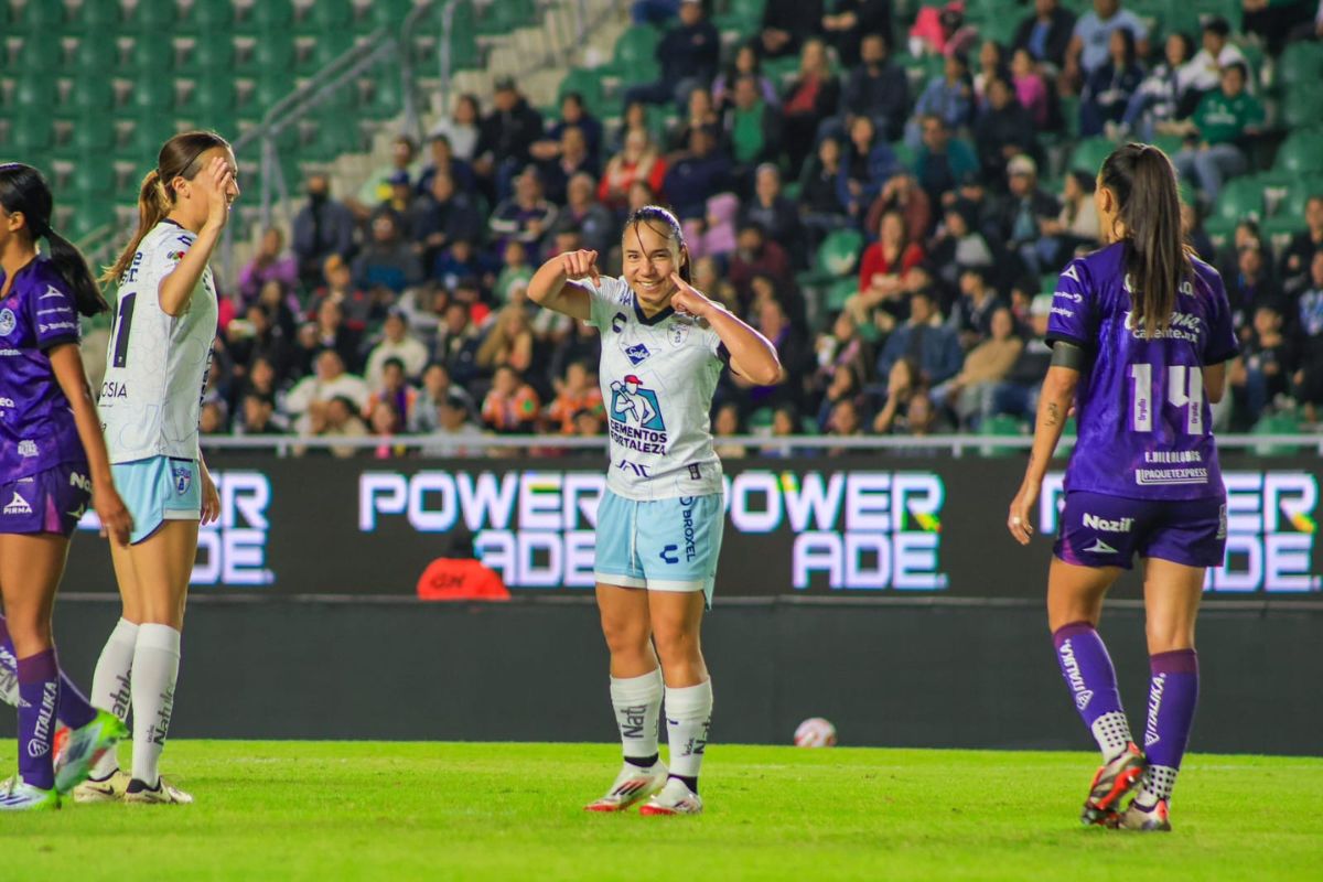Charlyn Corral celebra su sexto gol en el Clausura 2025 con las Tuzas