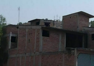 Autoridades investigan un triple homicidio en la zona metropolitana