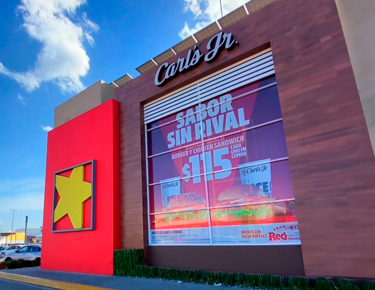 Carl's Jr, la reconocida cadena de restaurantes de comida rápida, da la bienvenida al nuevo año