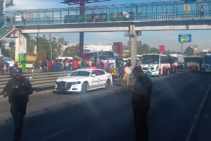 Caos vial en la autopista México-Querétaro: transportistas bloquean el paso en Cuautitlán Izcalli