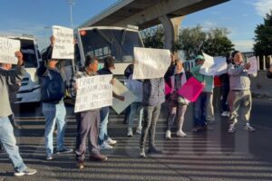 Transportistas protestan por la detención de sus compañeros a la altura de Perinorte