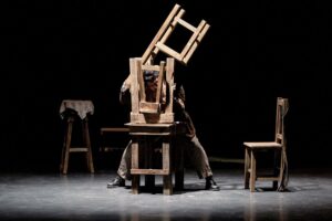 La obra Y si los bueyes chillaran, de Hidra Teatro, inicia la temporada teatral con una propuesta profunda y cautivadora