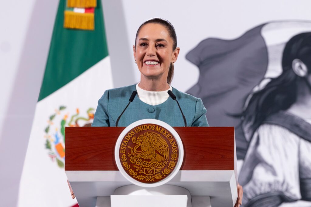 Claudia Sheinbaum celebra la histórica inversión de Amazon, destacando el futuro digital de México