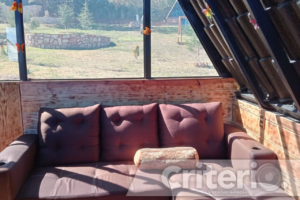 Ideal para parejas, familias o amigos, con vistas y actividades en el bosque