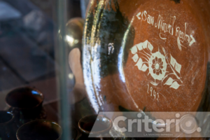 Conoce el proceso artesanal del barro y disfruta de café de olla y buñuelos