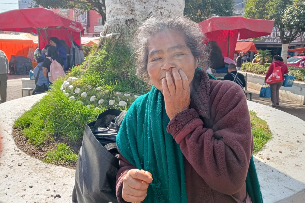 María recibe tratamiento en Zacualtipán tras la falta de servicios en su comunidad / Foto. Martha Sáenz 