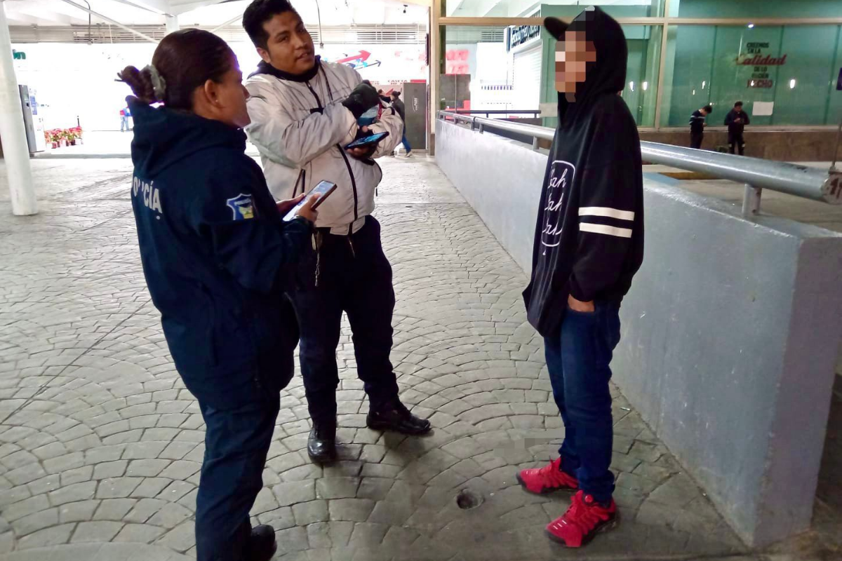 Agentes de Pachuca en acción tras el hallazgo del menor reportado como desaparecido en Chihuahua.